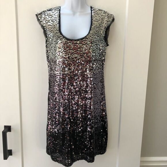 White House Black Market Dresses & Skirts - White House Black Market sequin shift dress woman’s size M